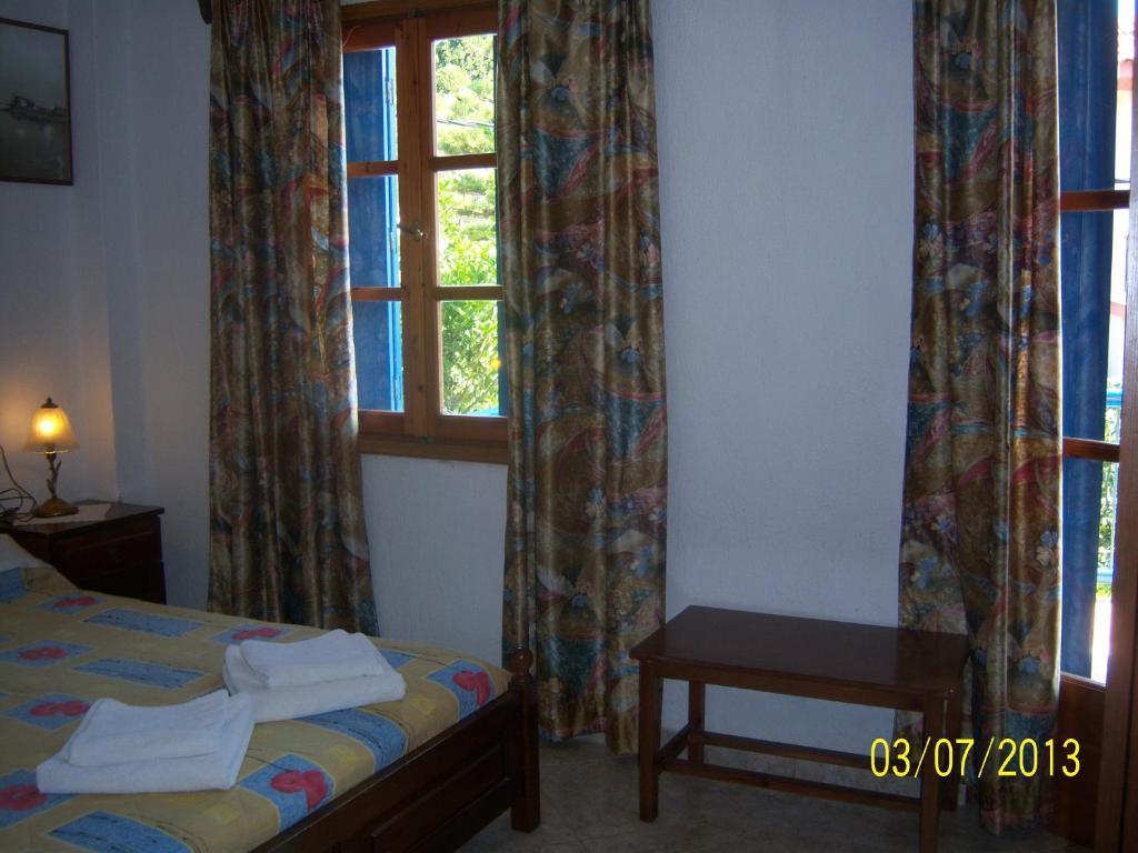 Smile Stella Studios Skopelos Habitación foto